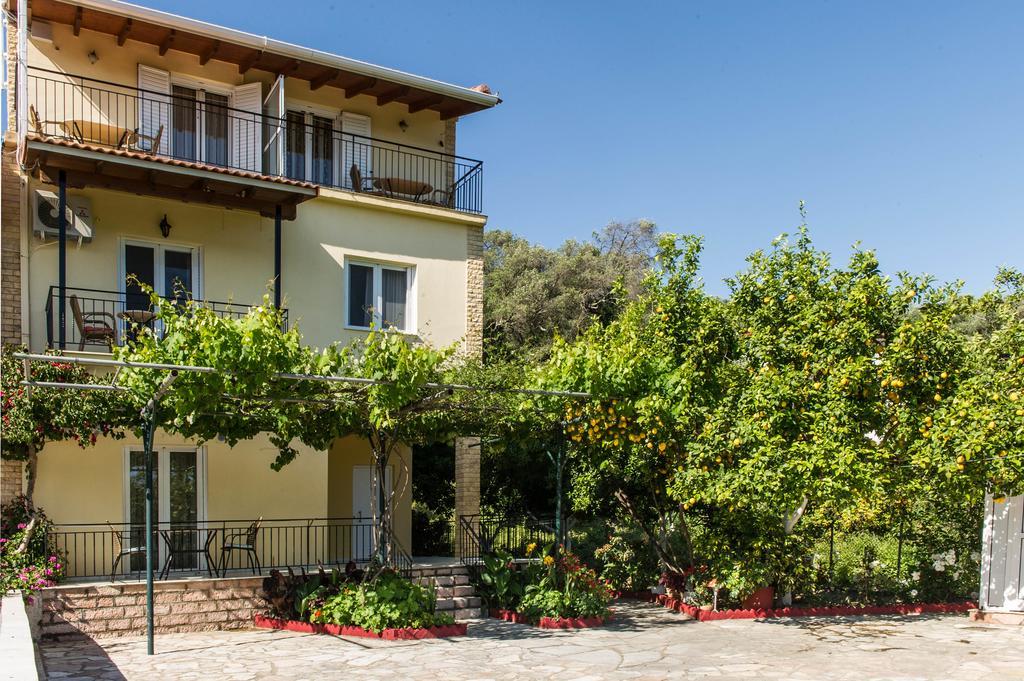 Kefalas Apartments Парга Экстерьер фото